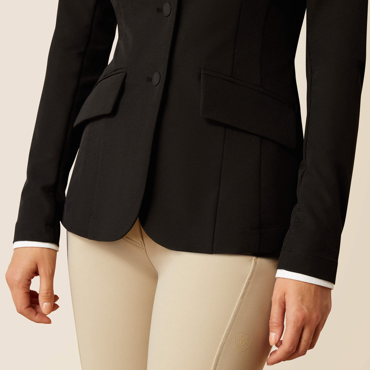Infinite Show Coat - US 6125