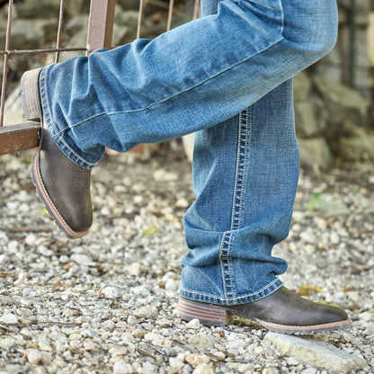Hybrid Low Boy Wide Square Toe Chelsea Boot - US 2684