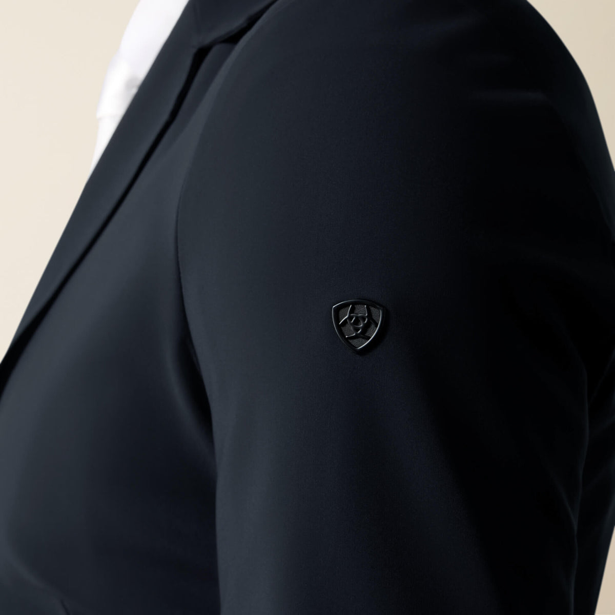 Compel Show Coat - US 7830