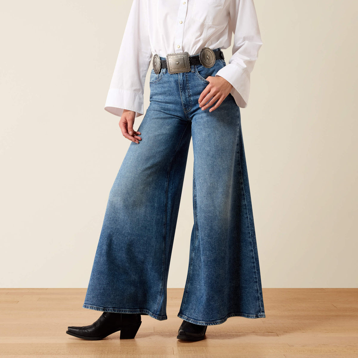 Ultra High Rise Iris Super Wide Leg Jeans - US 6084